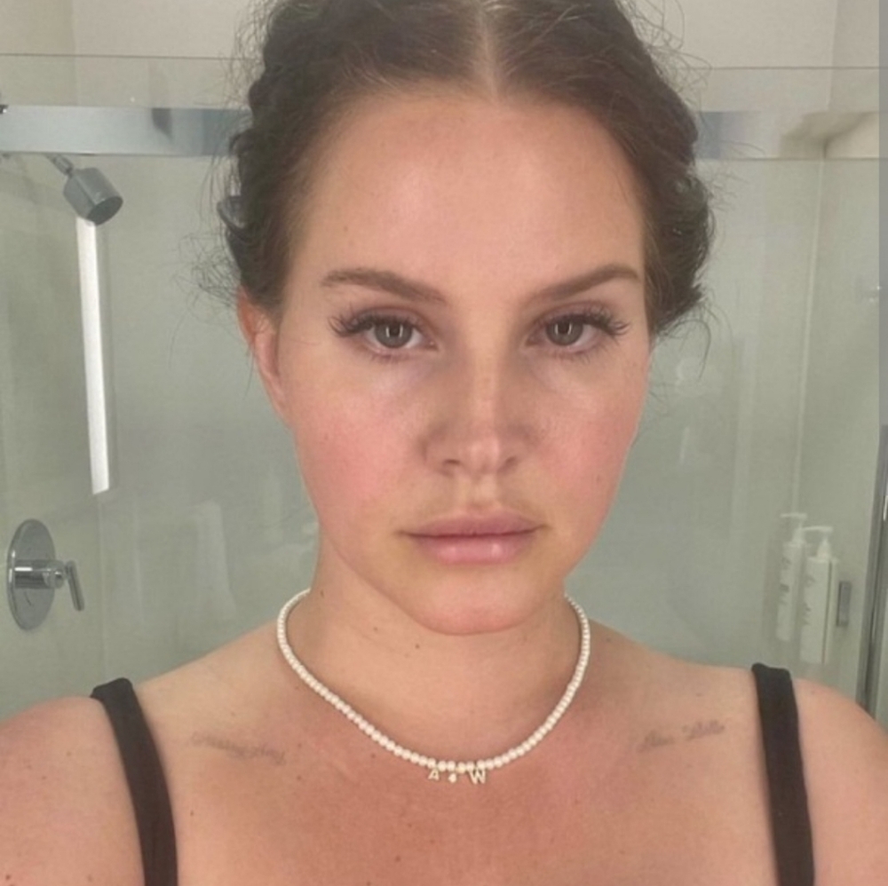Lana Del Rey A&W necklace